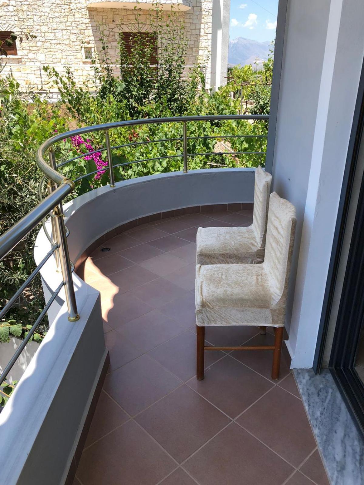 Mona'S Guesthouse Sarandë Esterno foto